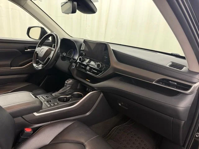 Used 2023 Black Toyota XLE image 16