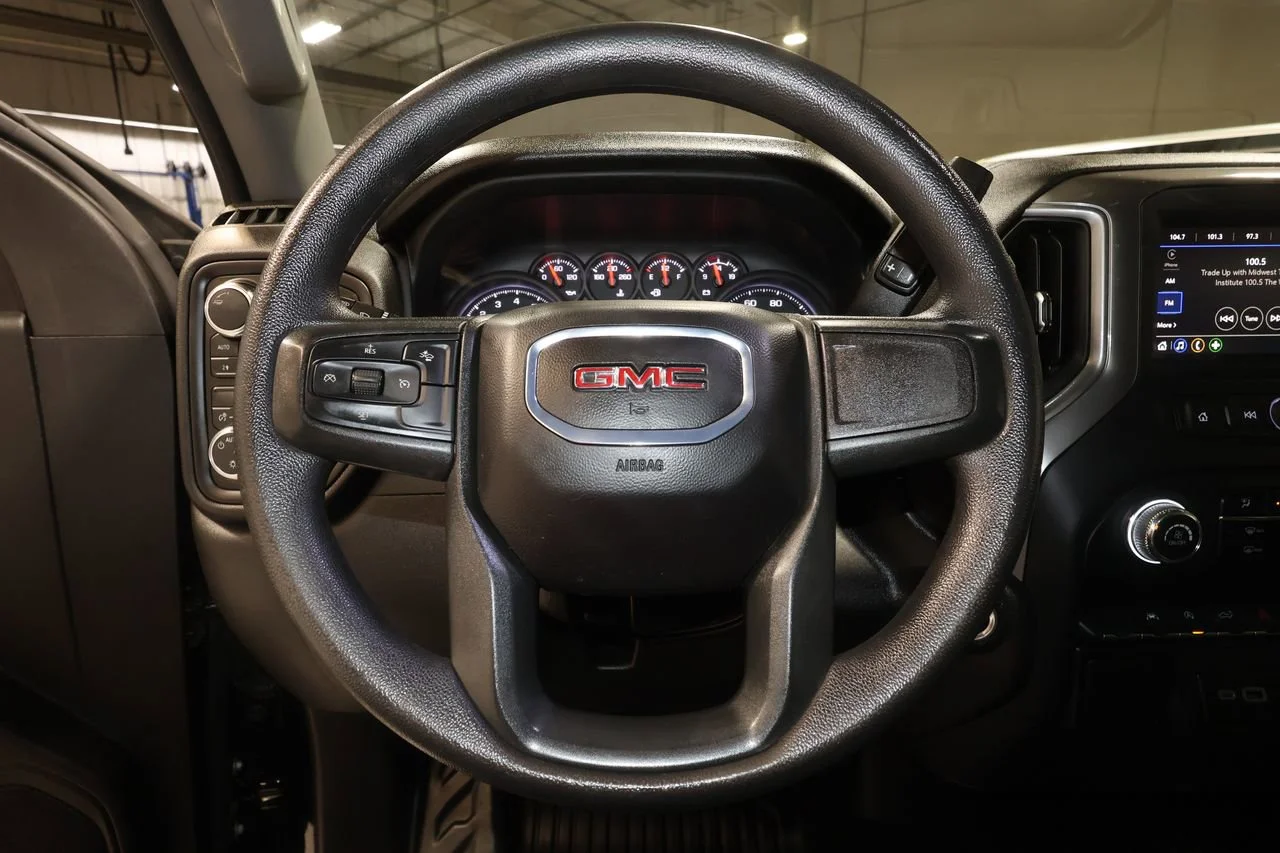 Used 2024 Onyx Black GMC Pro image 10