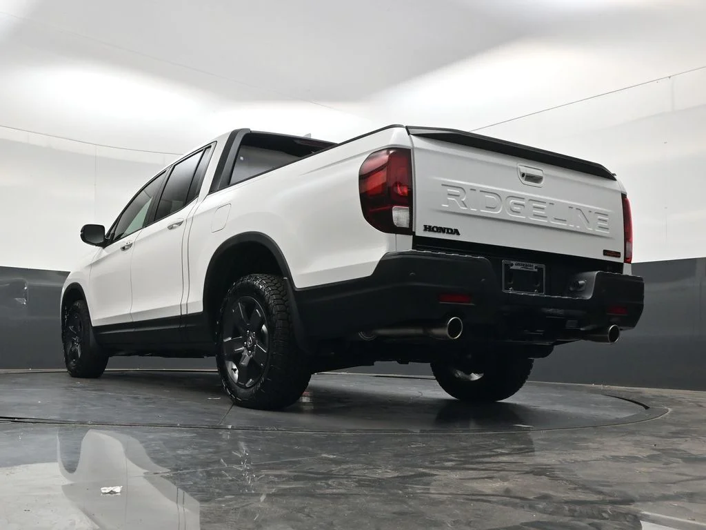 Certified Used 2026 Platinum White Pearl Honda TrailSport image 31