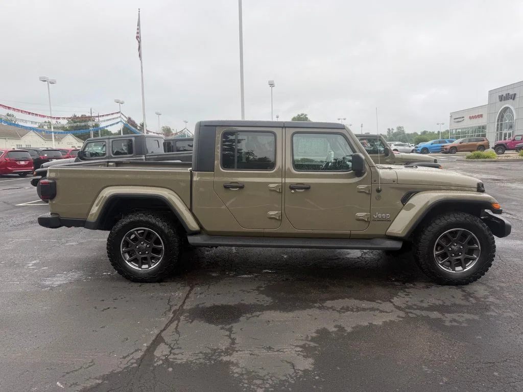 Used 2020 Green Jeep Overland image 2