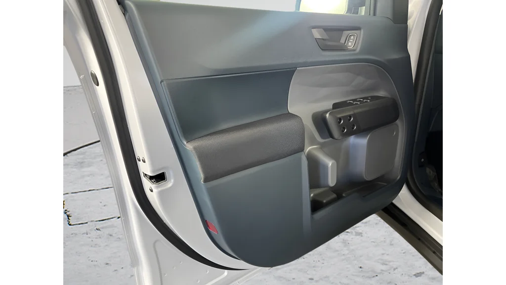 Used 2026 White Ford XL image 9