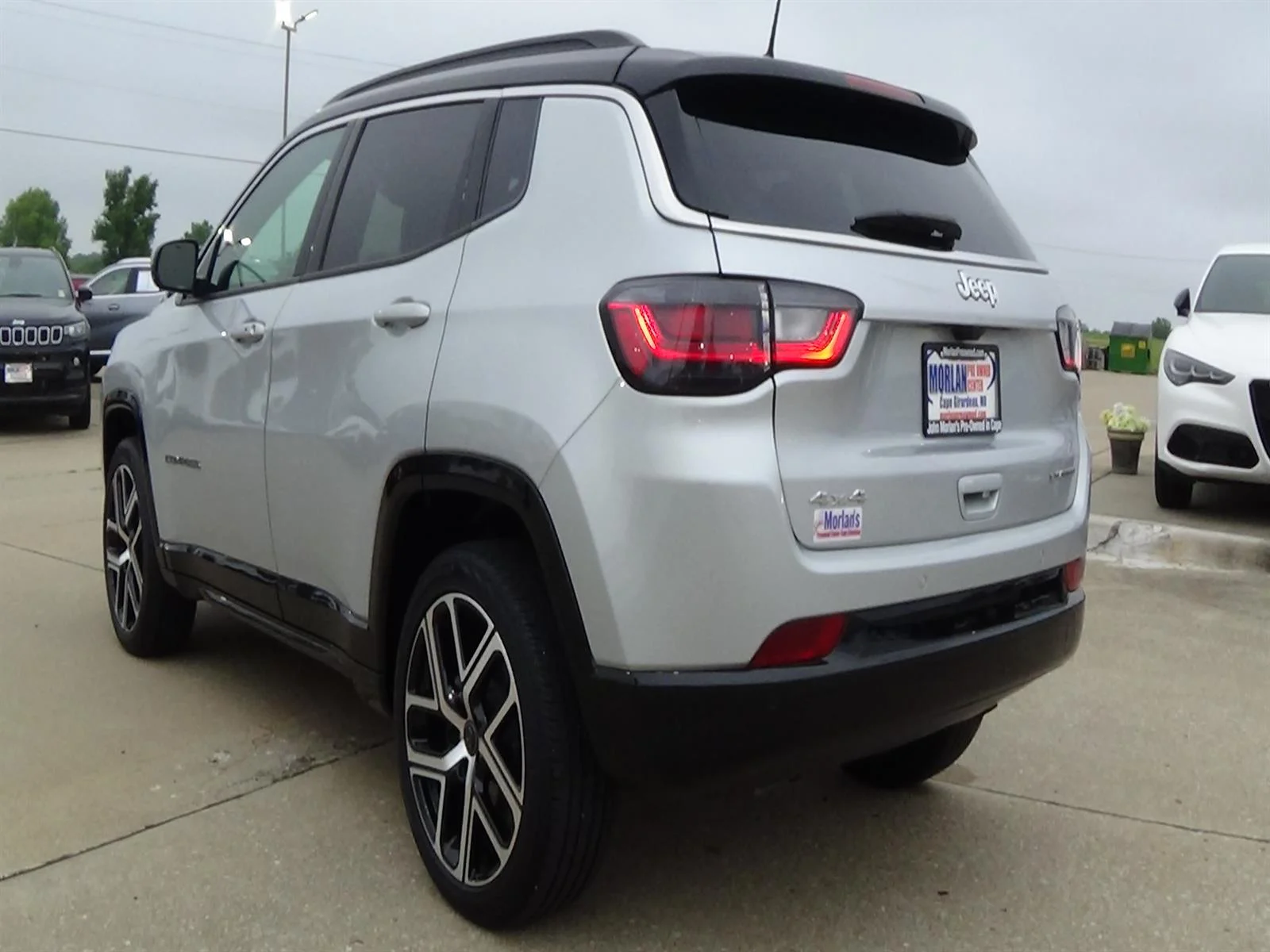 Certified Used 2025 Silver Zynith Clear Coat (pse) Jeep Limited image 7