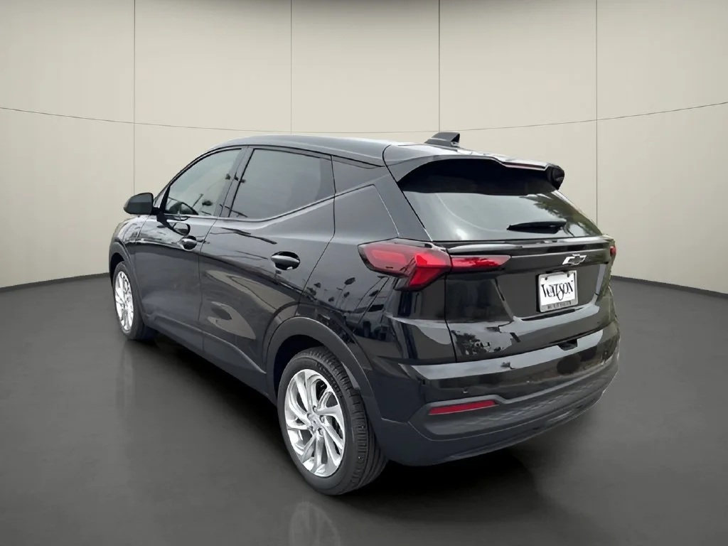 New 2027 Mosaic Black Metallic Chevrolet LT image 3