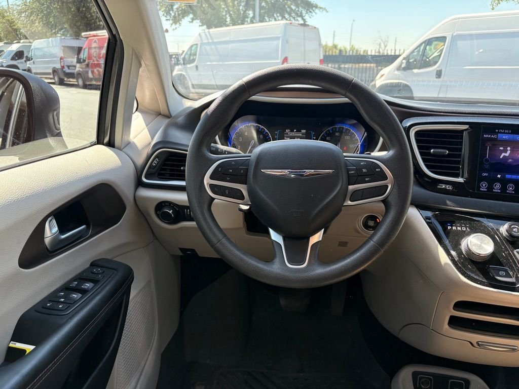 Used 2017 Gray Chrysler Touring image 5