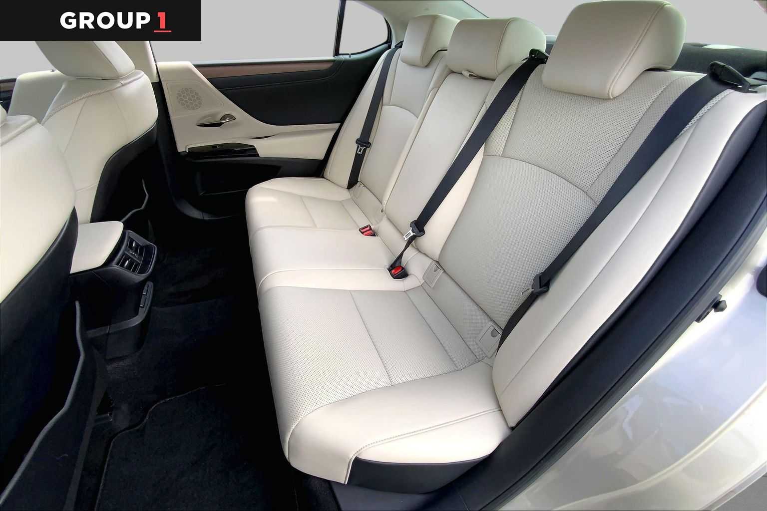 Certified Used 2024 MOONBEAM BEIGE MET. Lexus  image 20