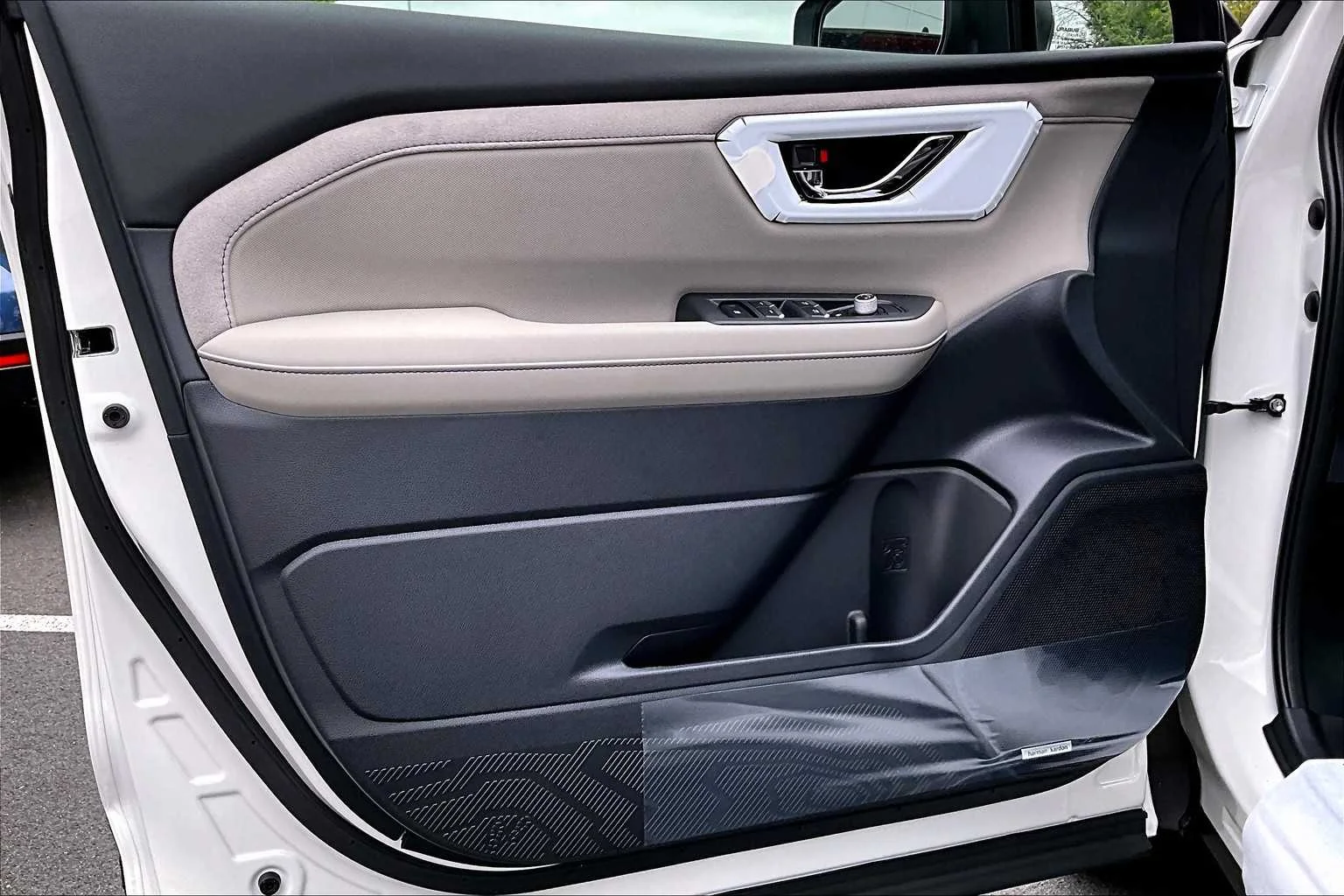 New 2025 Crystal White Pearl Subaru Limited Hybrid image 10