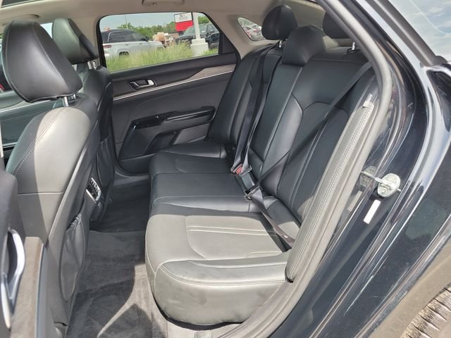 Used 2021 Black Kia EX image 28