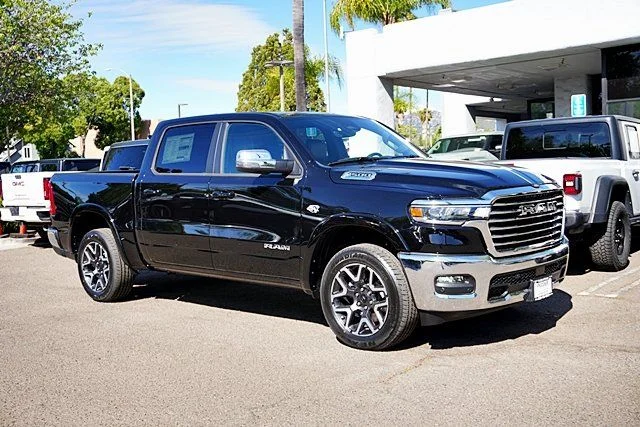 New 2026 Diamond Black Crystal Pearl-Coat Exterior Paint RAM Laramie image 5