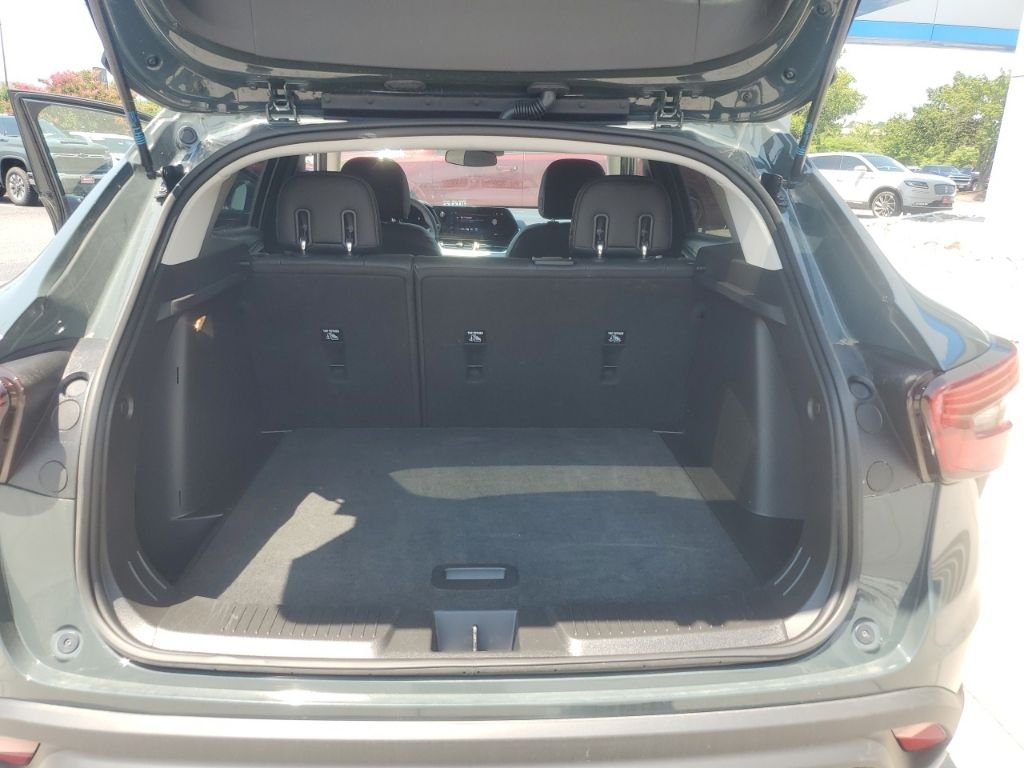 Used 2025 Gray Chevrolet LT image 14