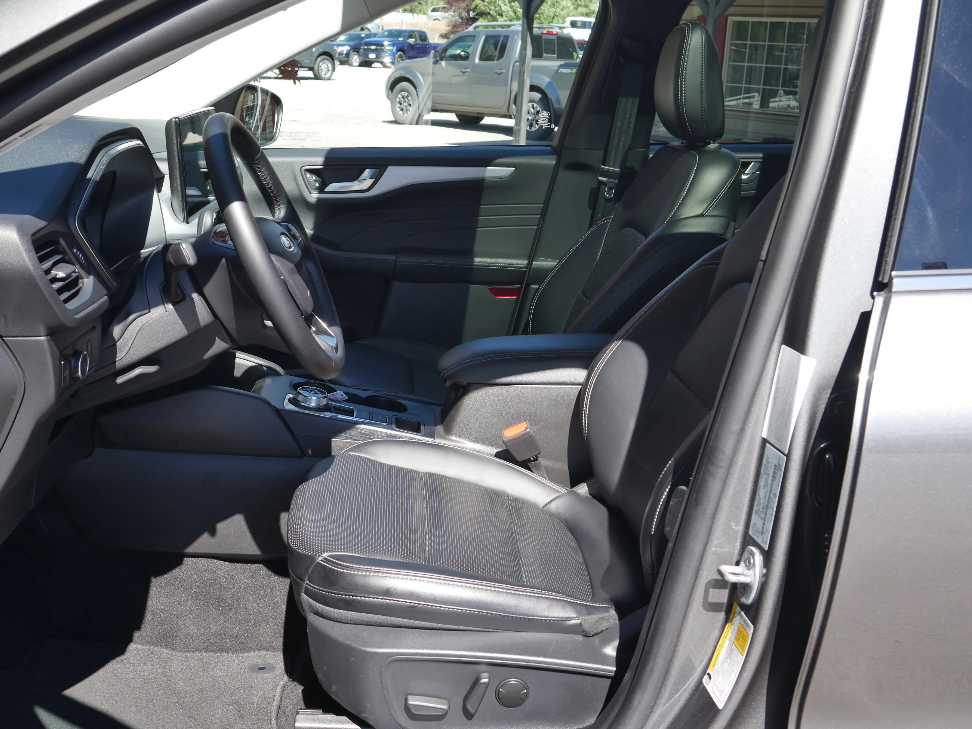 Certified Used 2025 Carbonized Gray Metallic Ford Platinum image 3