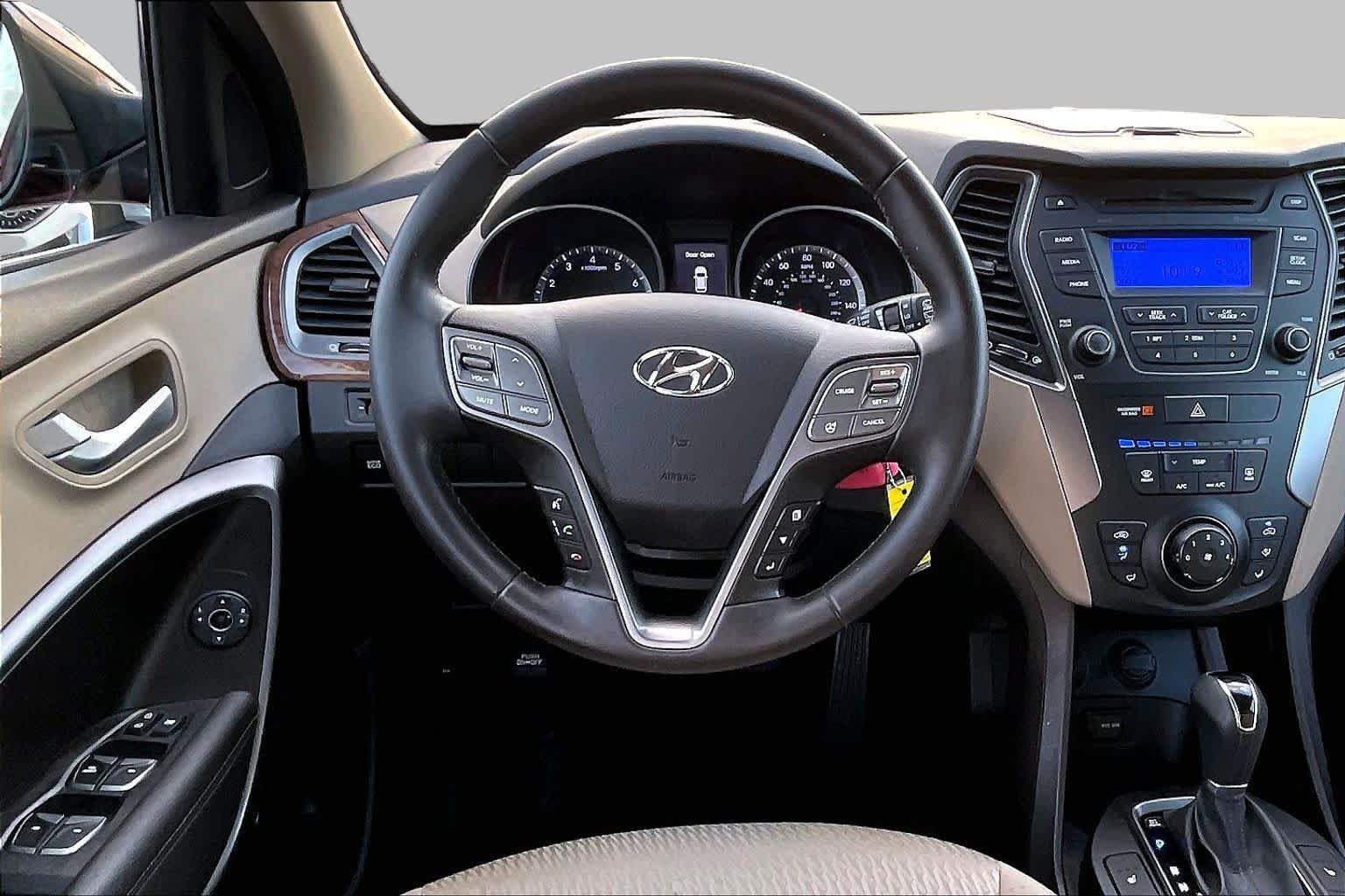 Used 2013 Serrano Red Hyundai Sport image 6