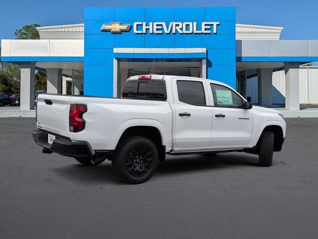 New 2026 Summit White Chevrolet WT image 3