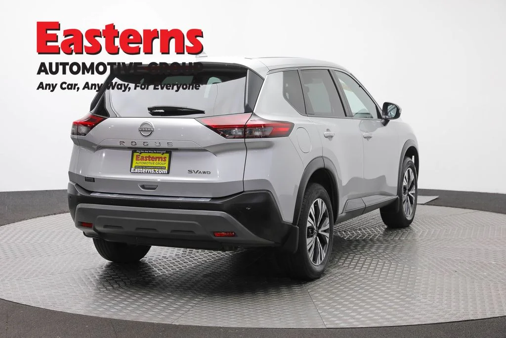 Used 2023 Silver Nissan SV image 5