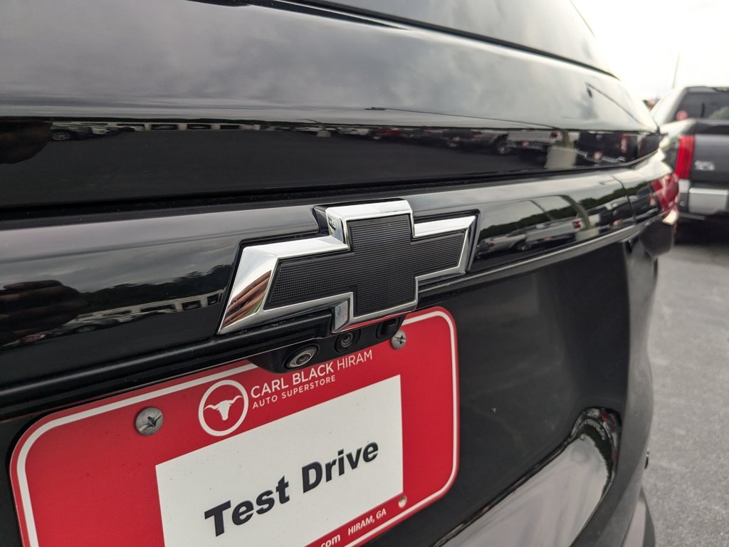 Used 2023 Mosaic Black Metallic Chevrolet LT Cloth image 30