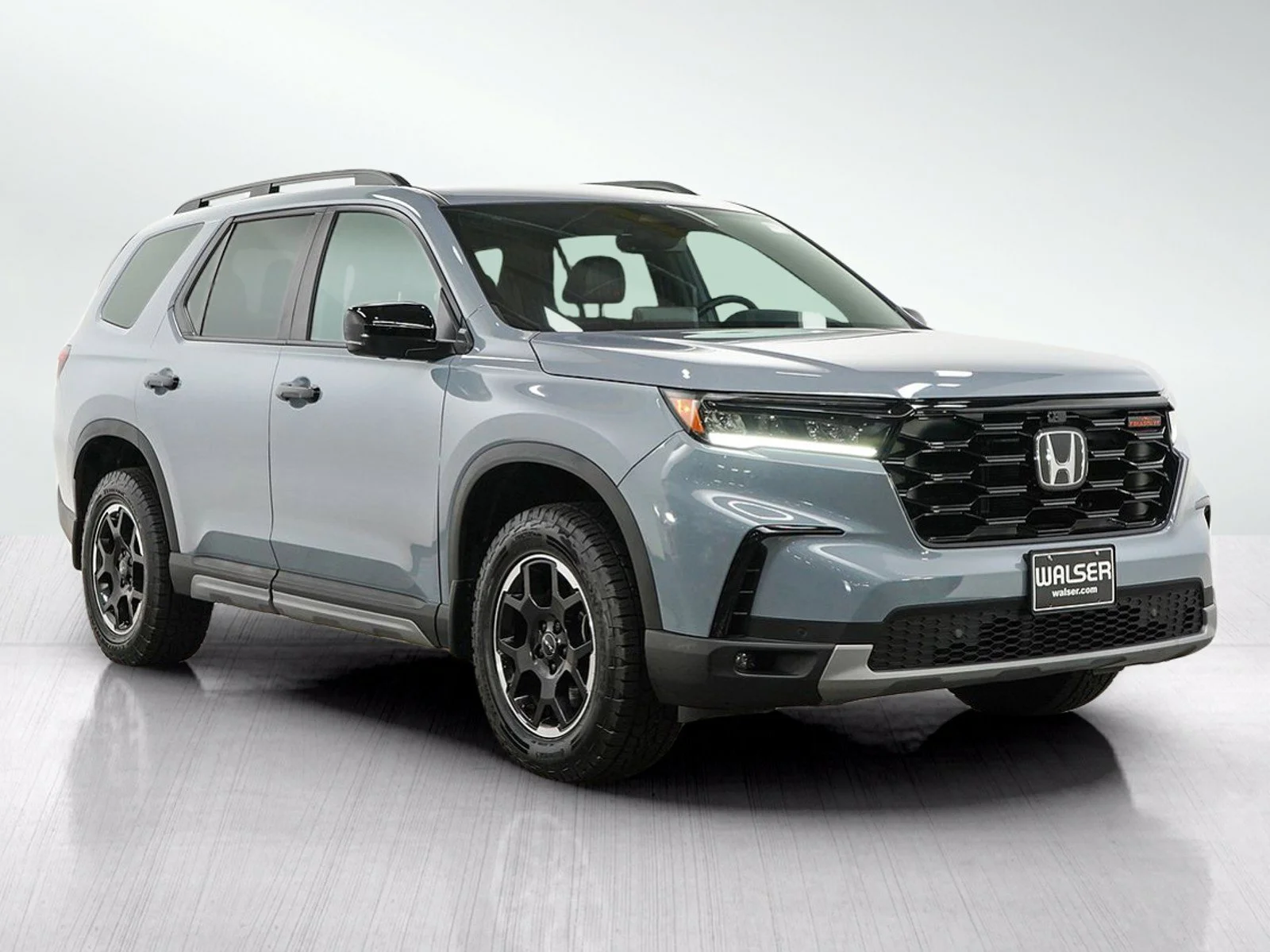 Used 2025 Sonic Gray Honda TrailSport AWD image 7