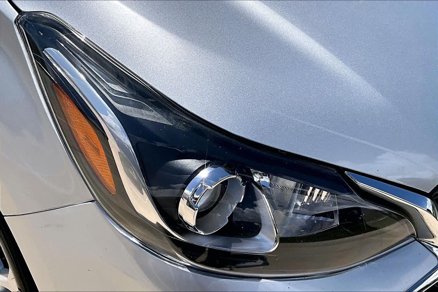 Used 2020 SILVER ICE METALLIC Chevrolet LT image 26