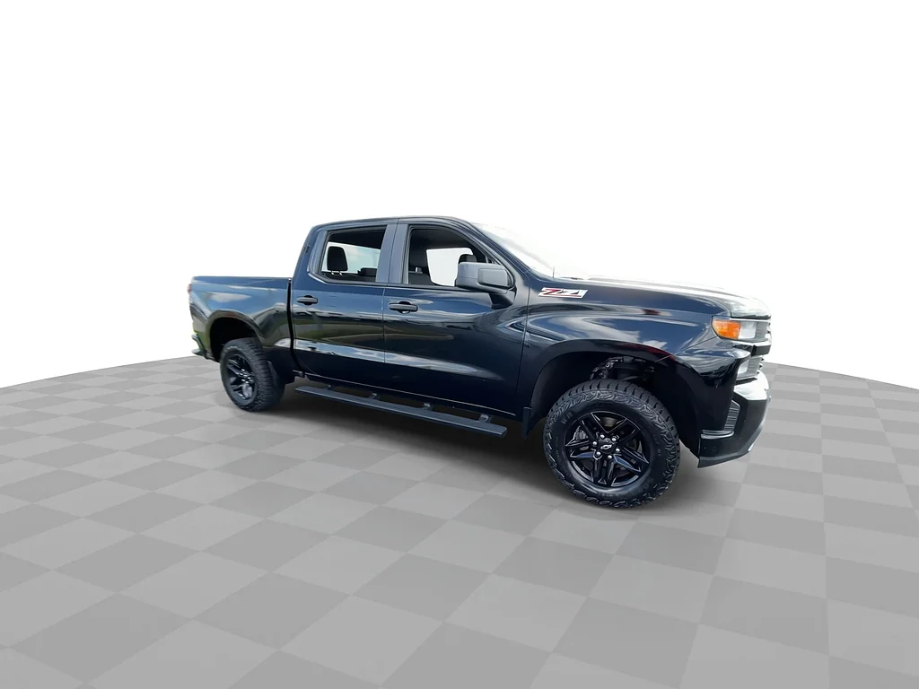 Used 2019 Black Chevrolet Custom Trail Boss image 3