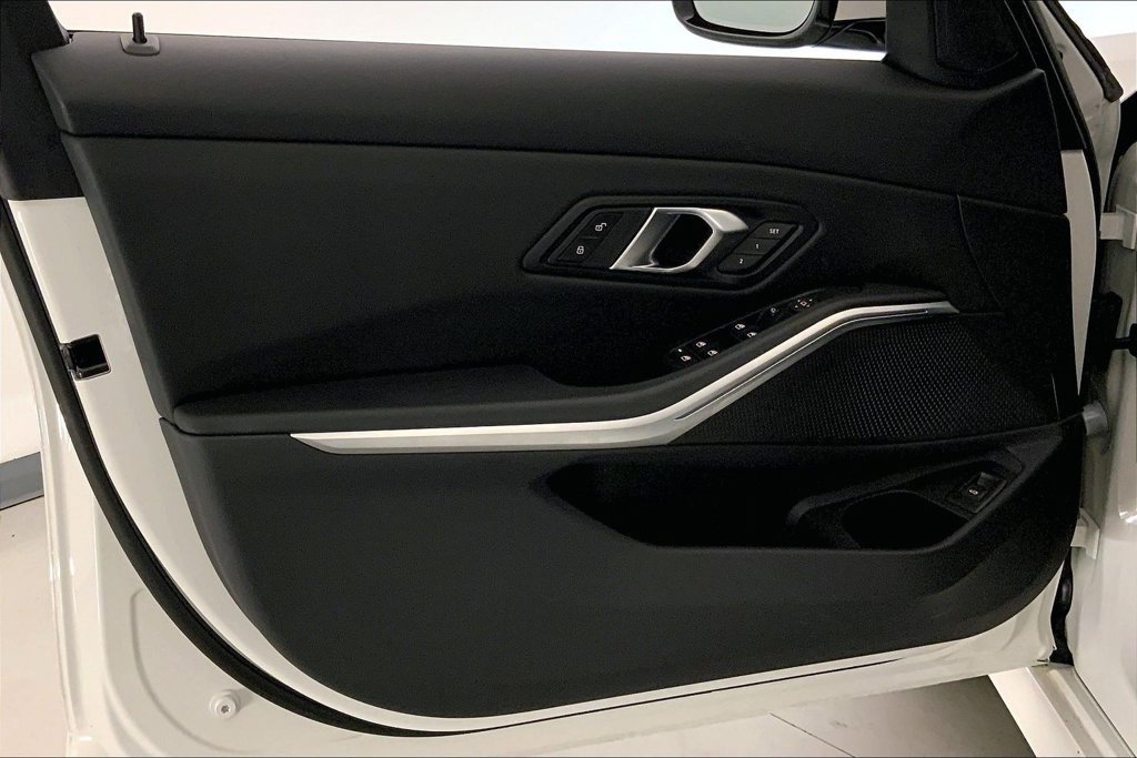 Certified Used 2024 Alpine White BMW  image 24