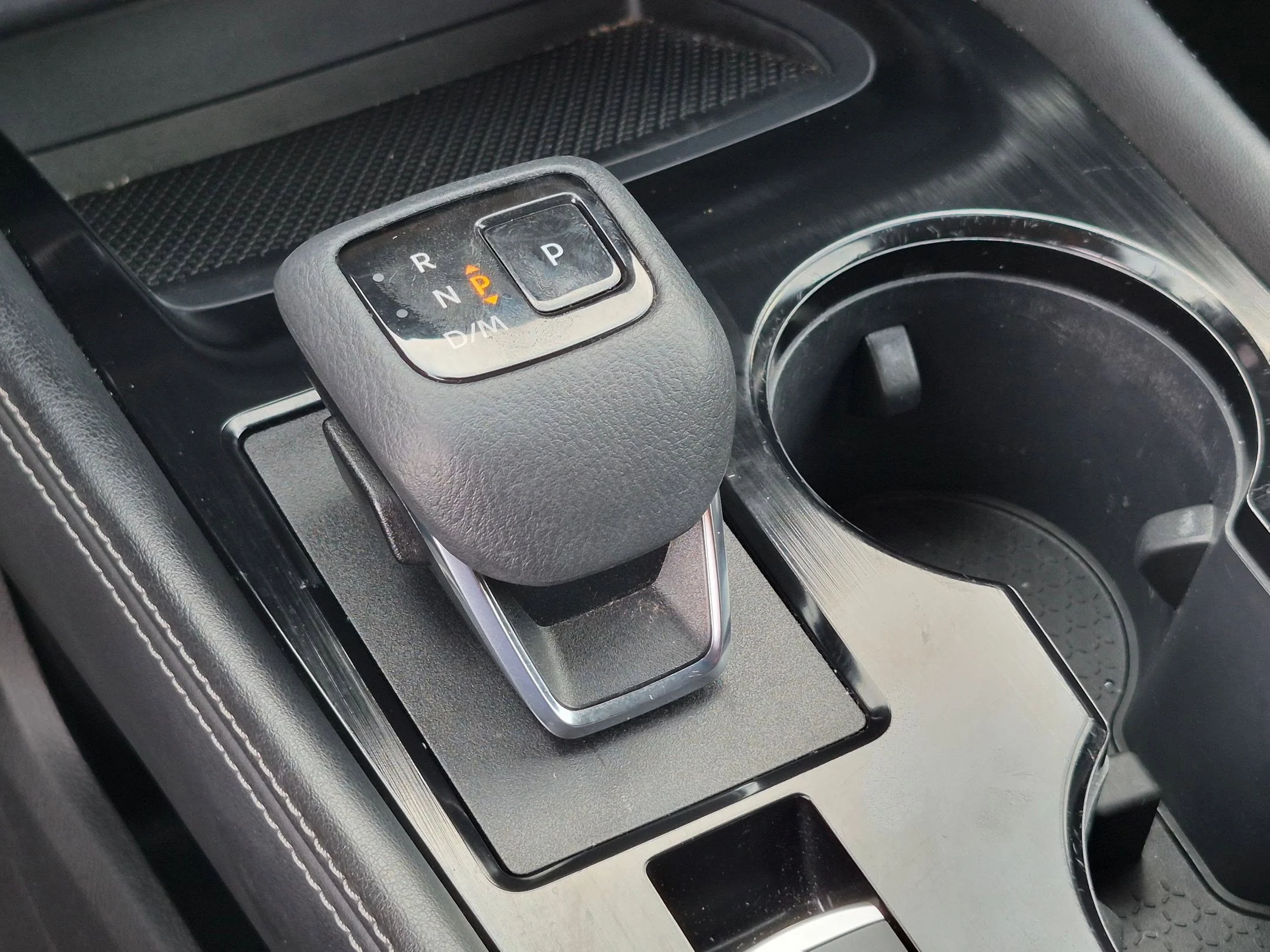 Used 2022 Boulder Gray Pearl Nissan SL image 23