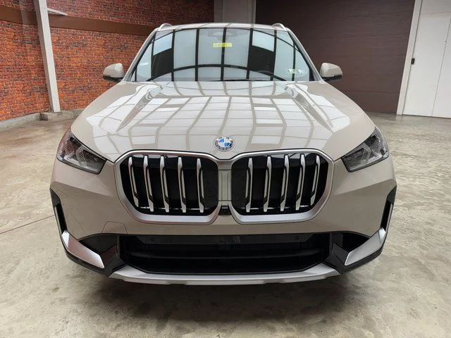 Used 2026 Beige BMW xDrive28i image 8