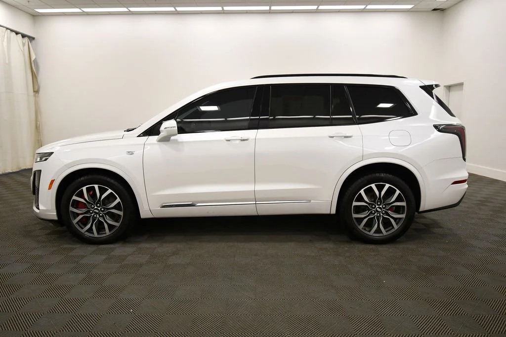 Used 2023 White Cadillac Sport image 4