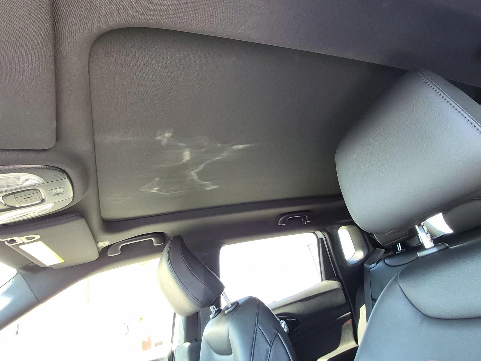 New 2026 Bright White Clear-Coat Exterior Paint Jeep Trailhawk image 28