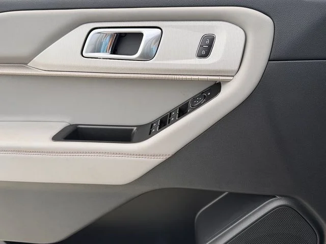 New 2026 Carbonized Gray Metallic Ford Active image 13