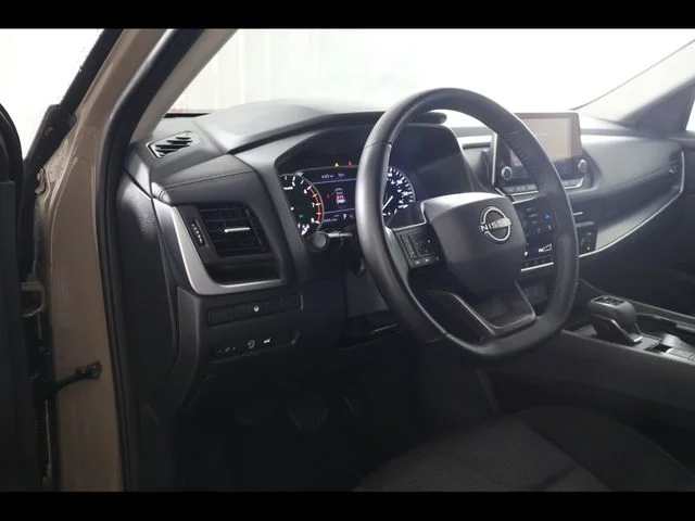 Used 2025 Beige/tan Nissan SV image 11