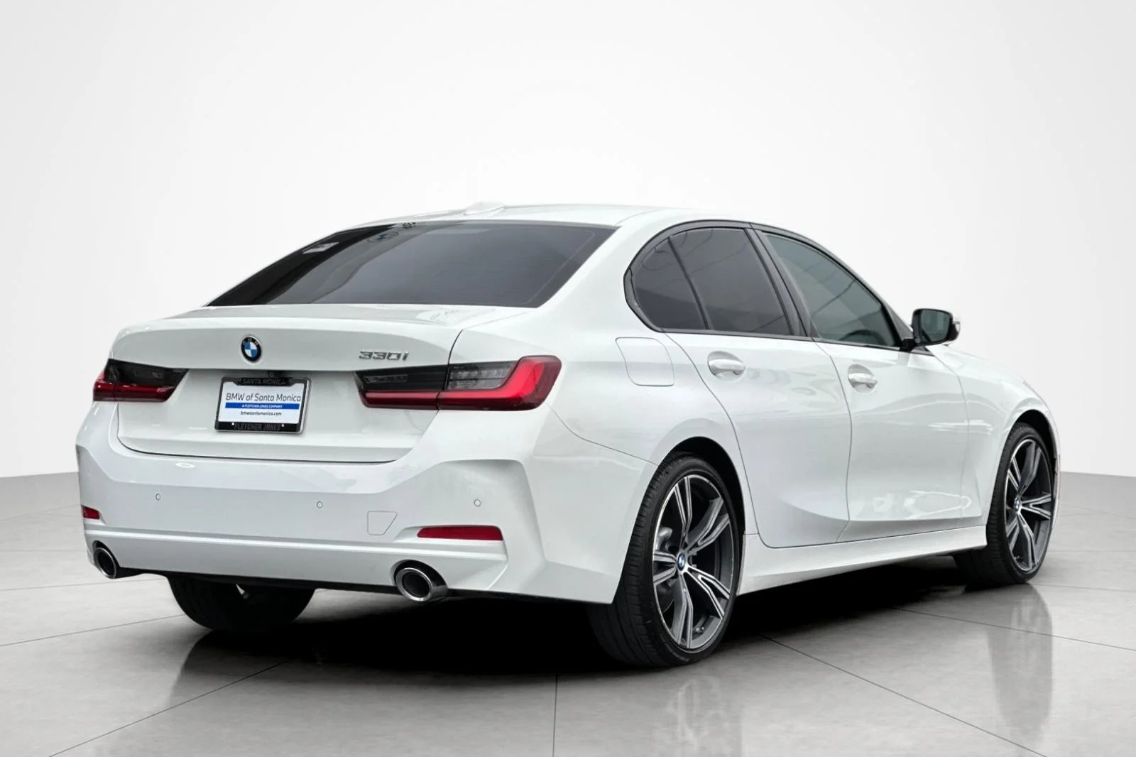 Used 2023 Alpine White BMW 330i image 5