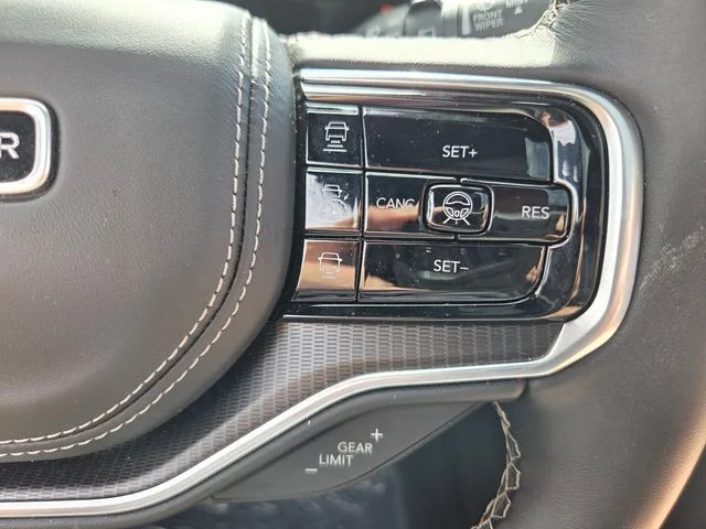 2025 Jeep Grand Wagoneer L Series II - Photo 27