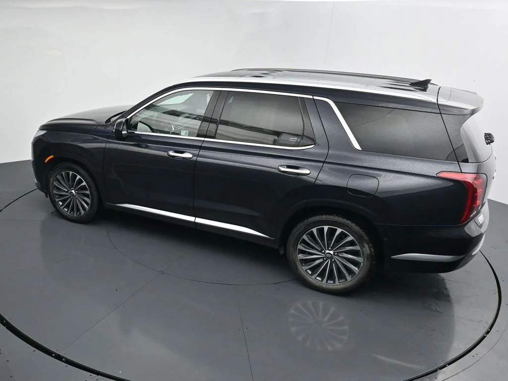 Used 2024 White Hyundai Calligraphy image 22