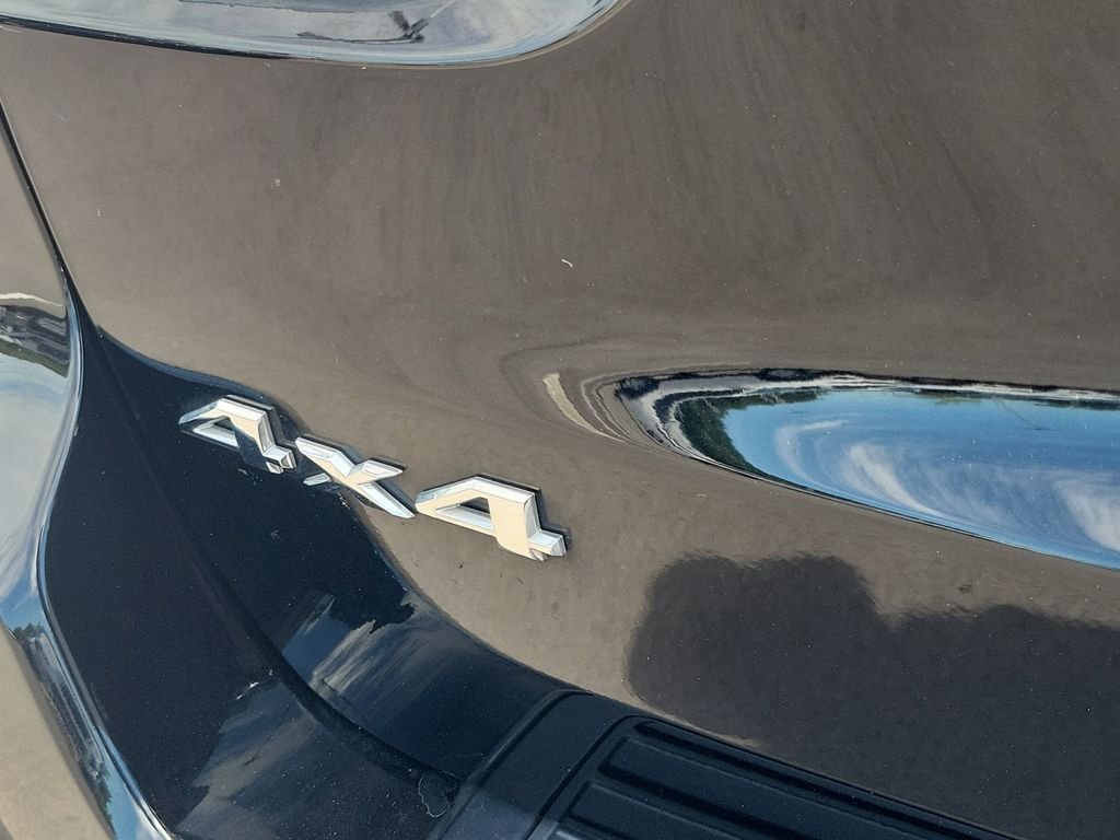 Used 2021 Black Jeep Laredo E image 9