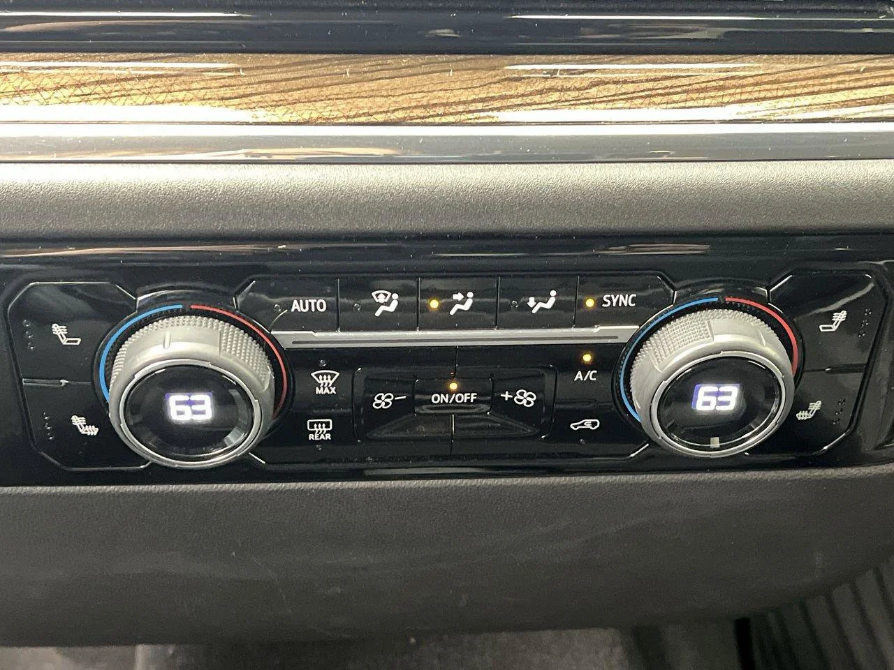 2023 Chevrolet Silverado 1500 LT - Photo 23