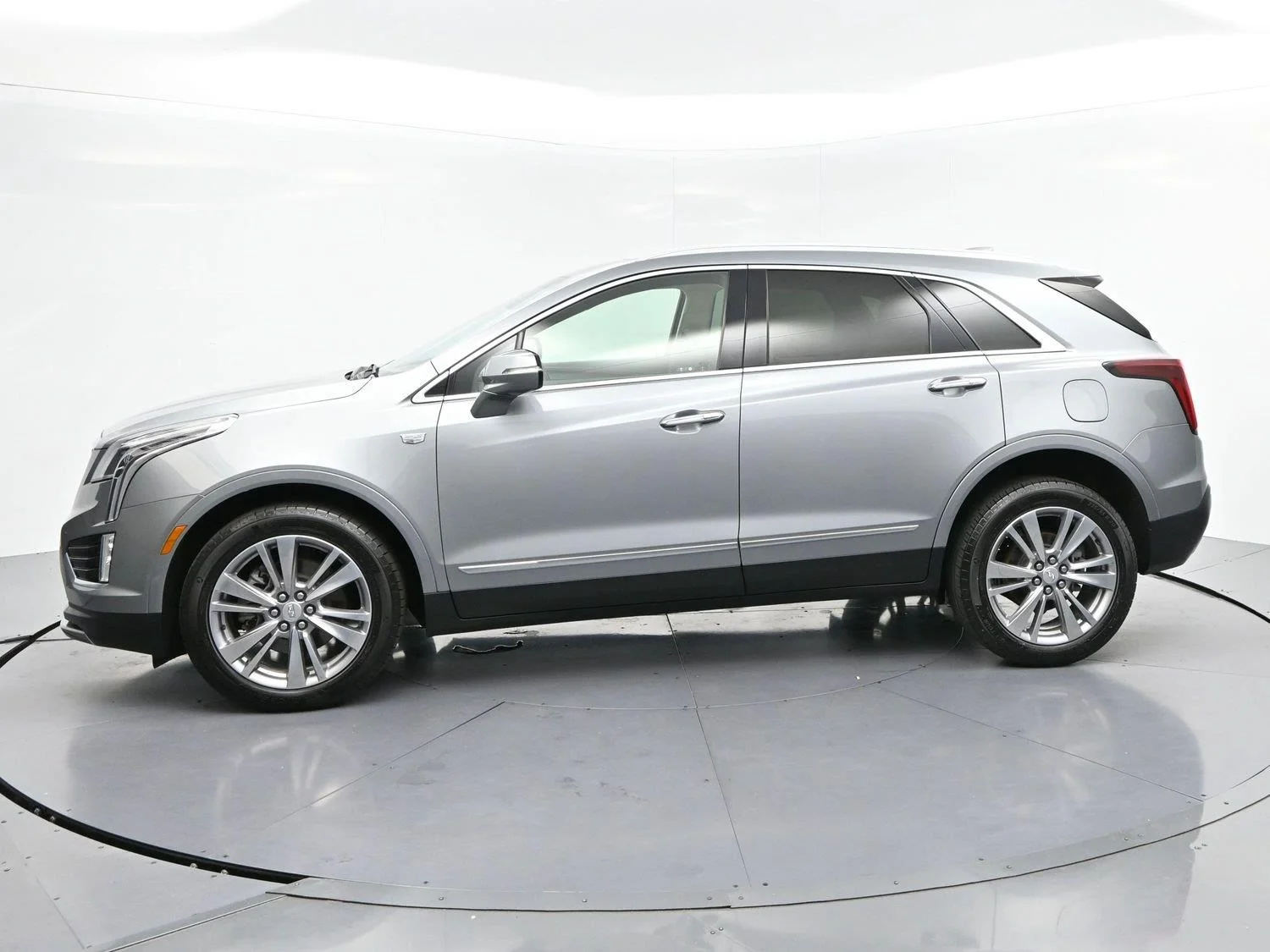 Used 2024 Argent Silver Metallic Cadillac Premium Luxury image 4