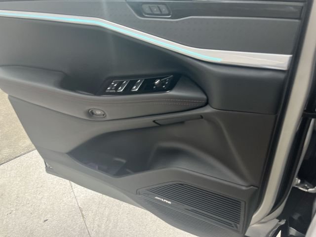 Used 2025 Silver Jeep Limited image 13