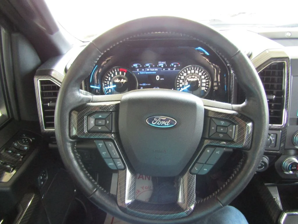 Used 2019  Ford Lariat image 31
