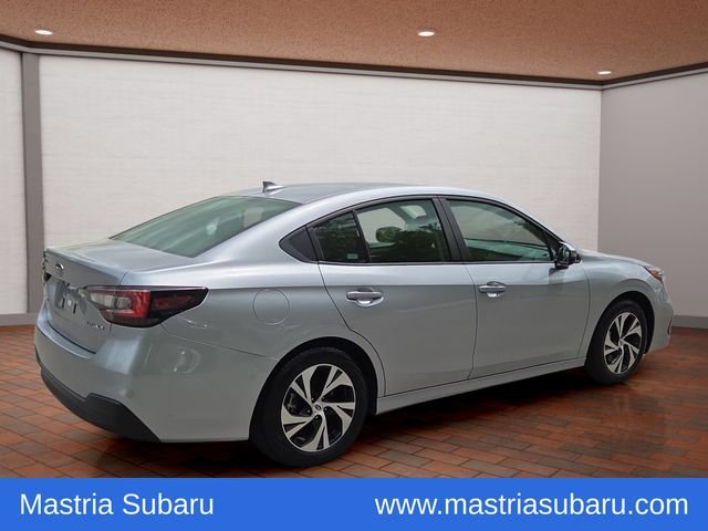 Used 2025 Ice Silver Metallic Subaru Premium image 3