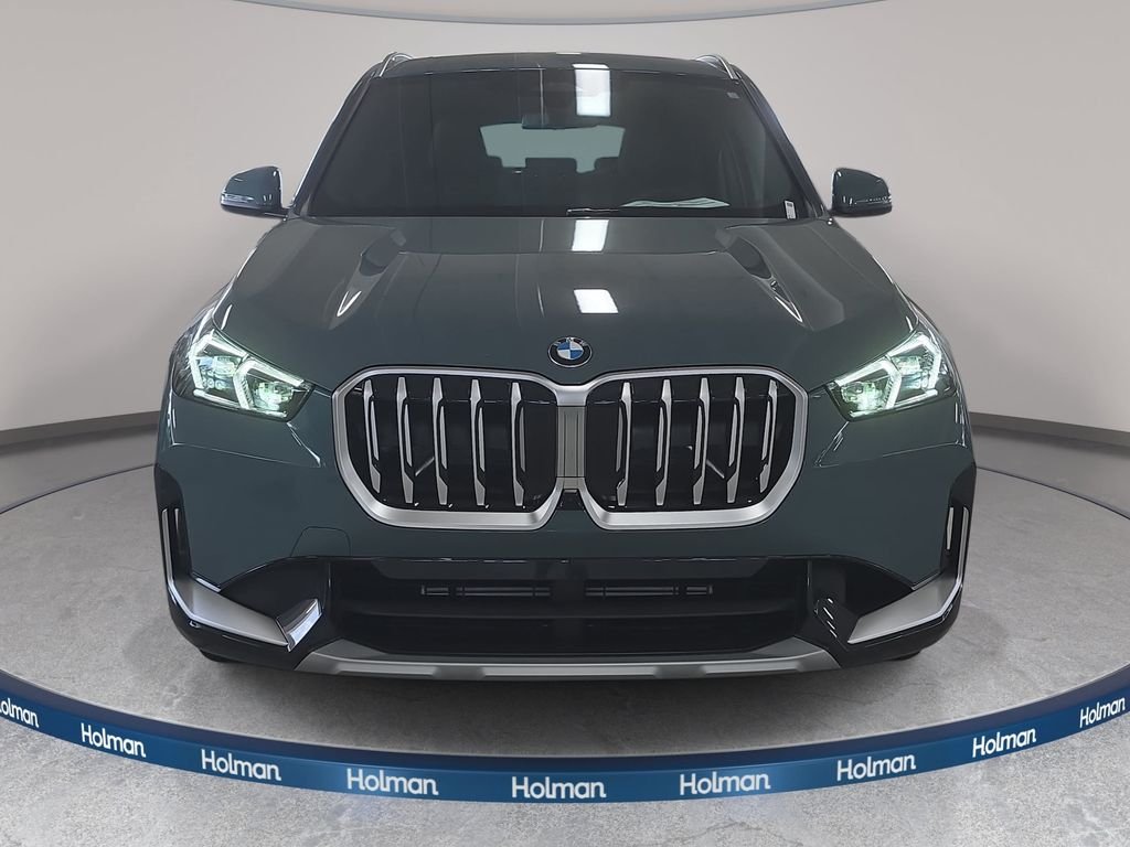 New 2026 Cape York Green Metallic BMW xDrive28i image 2