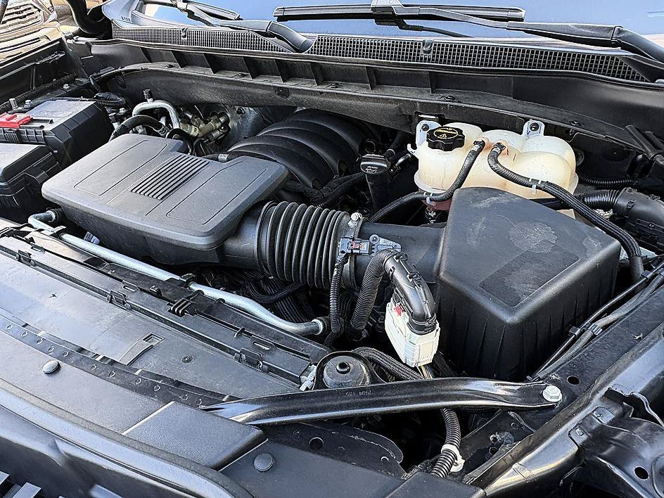 Used 2024 Black Chevrolet LT image 27