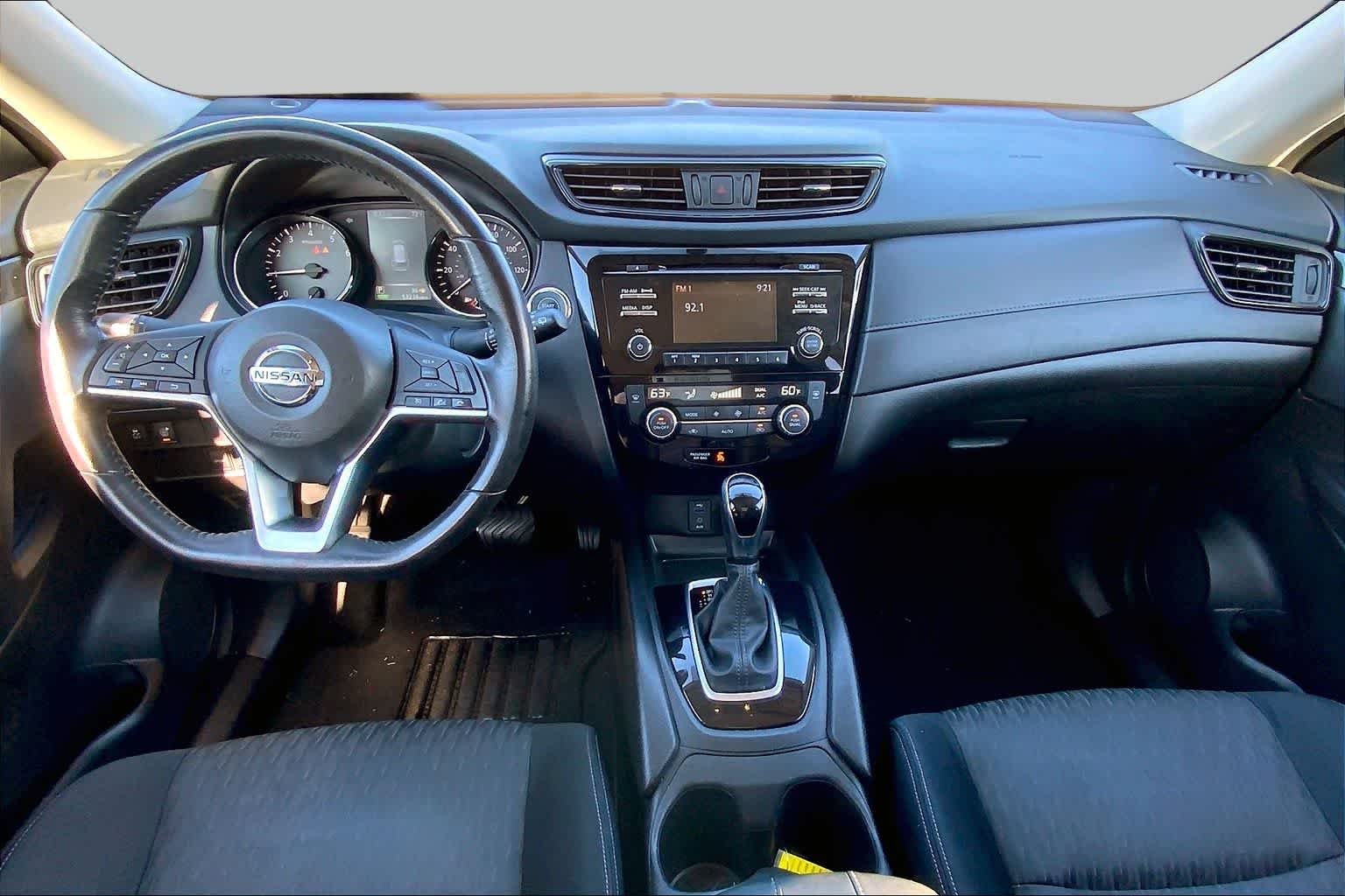 Used 2017 Palatial Ruby Nissan SV image 15