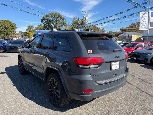 Used 2018 Rhino Clearcoat Jeep Altitude image 7