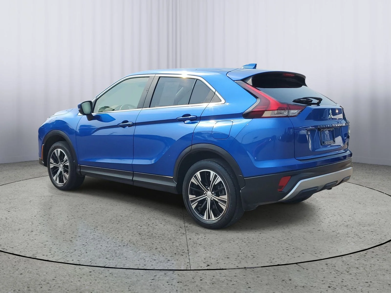 Used 2022 Blue Mitsubishi SE image 3