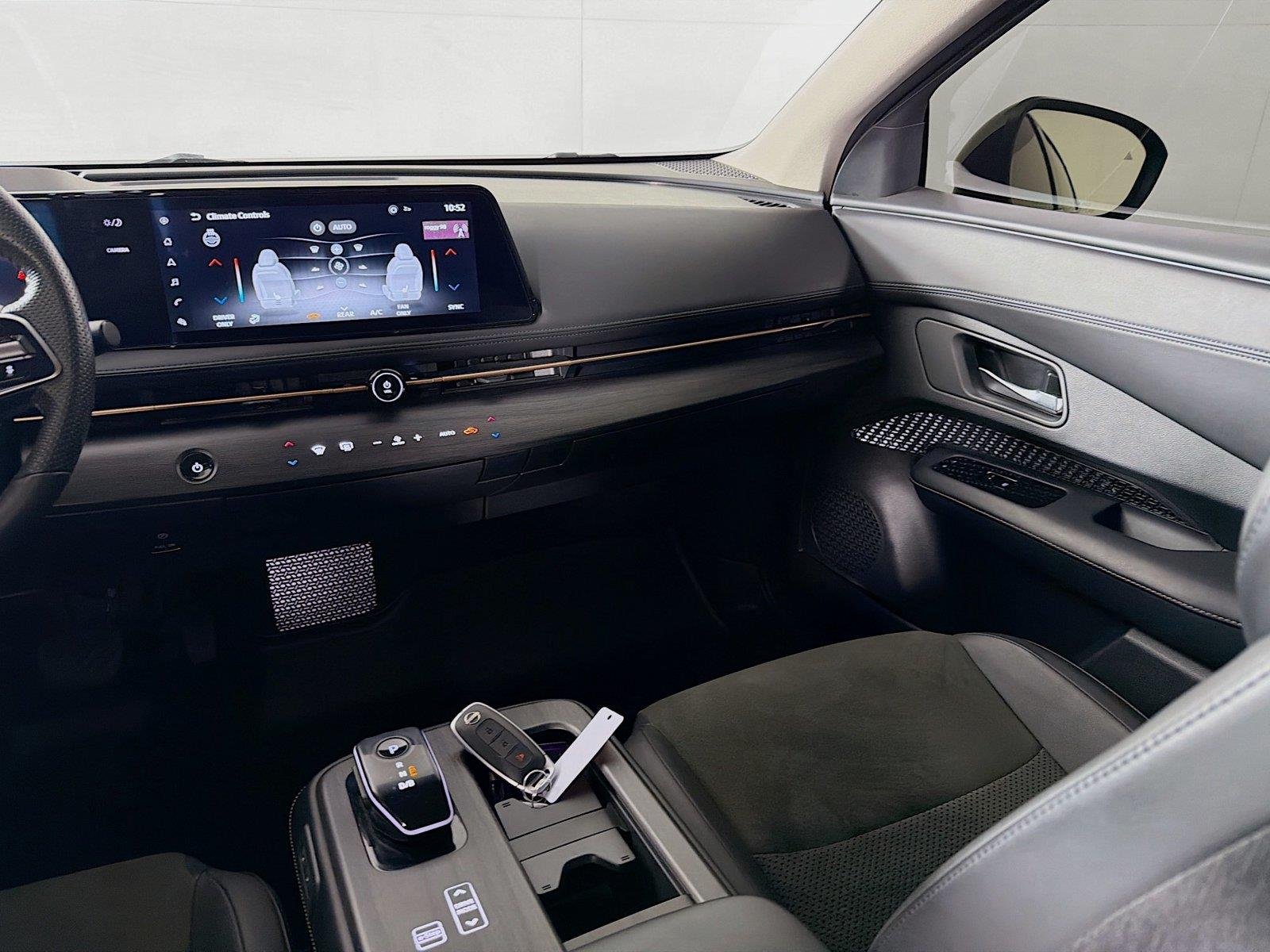 Used 2023 Gun Metallic Nissan ENGAGE image 28
