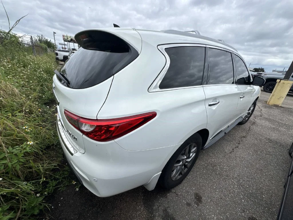 Certified Used 2014 White INFINITI Base image 14