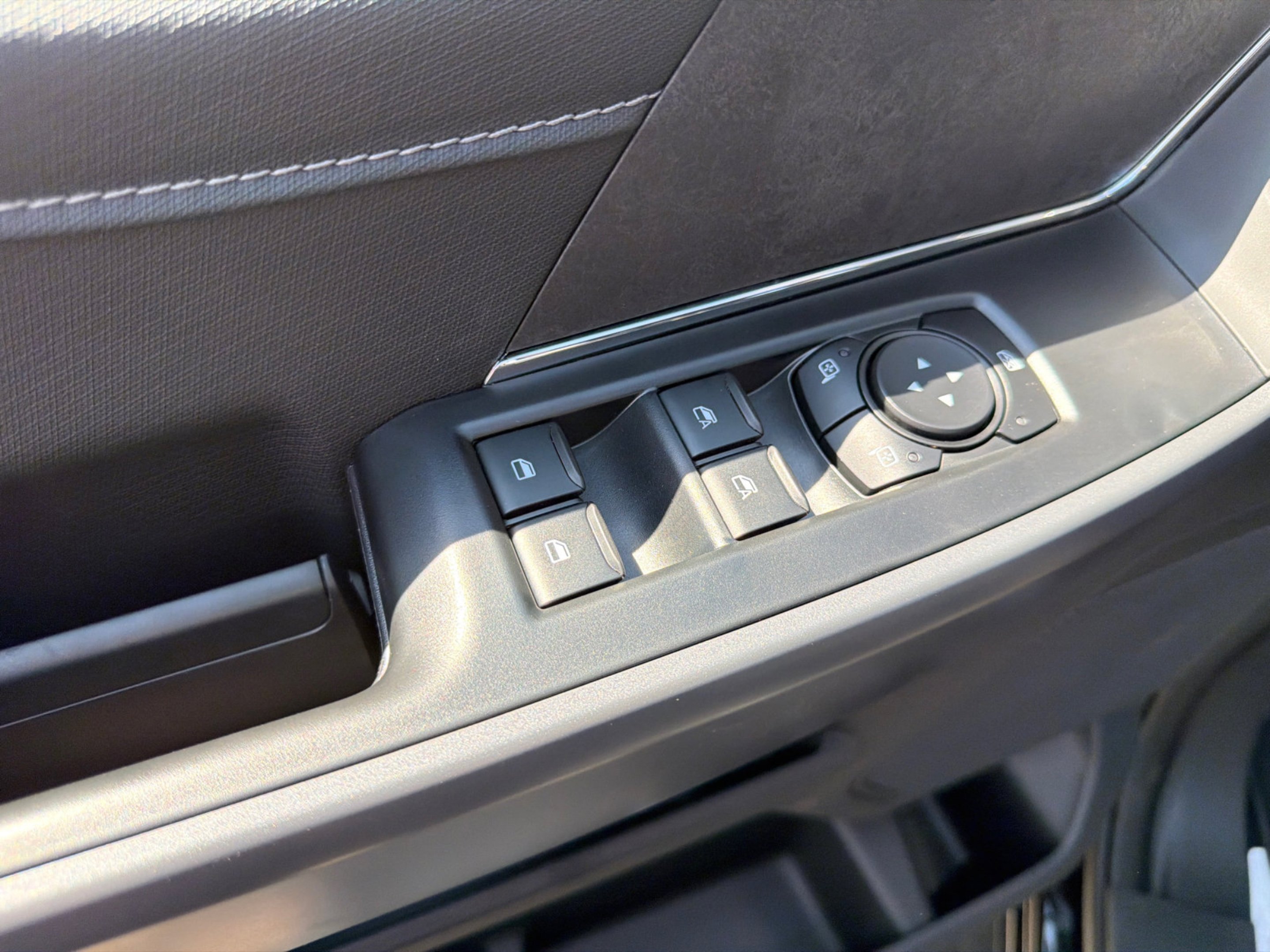New 2026 Agate Black Metallic Ford XLT image 13