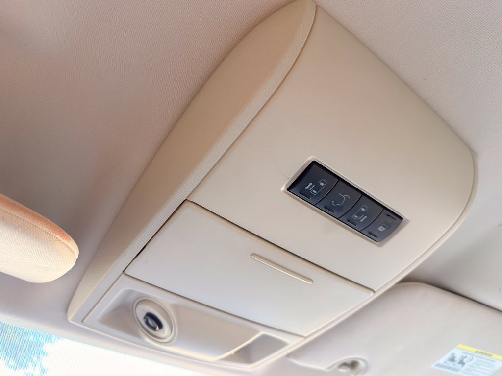 Used 2009 Blue Chrysler Touring image 40