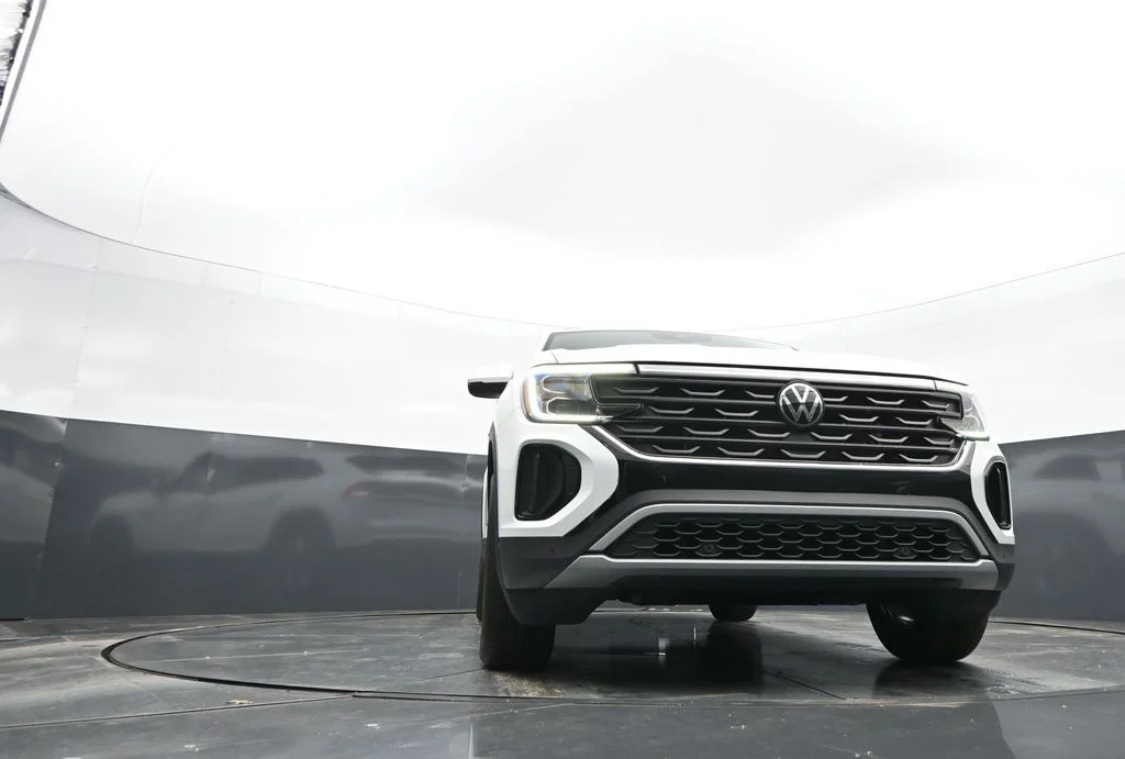 2025 Volkswagen Atlas Cross Sport SE w/Tech - Photo 36