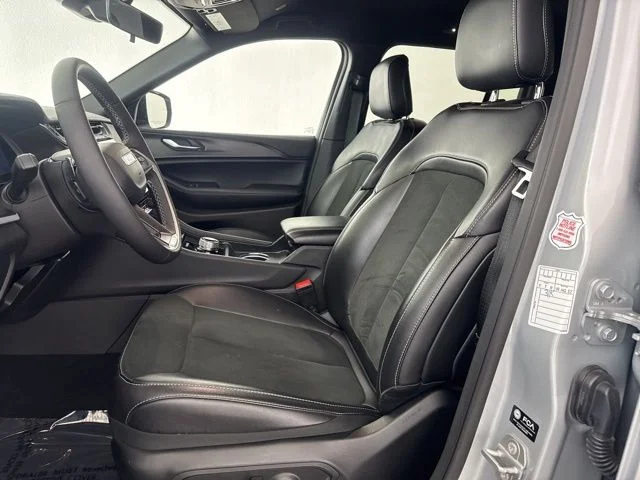 Used 2025 Silver Jeep Altitude image 25