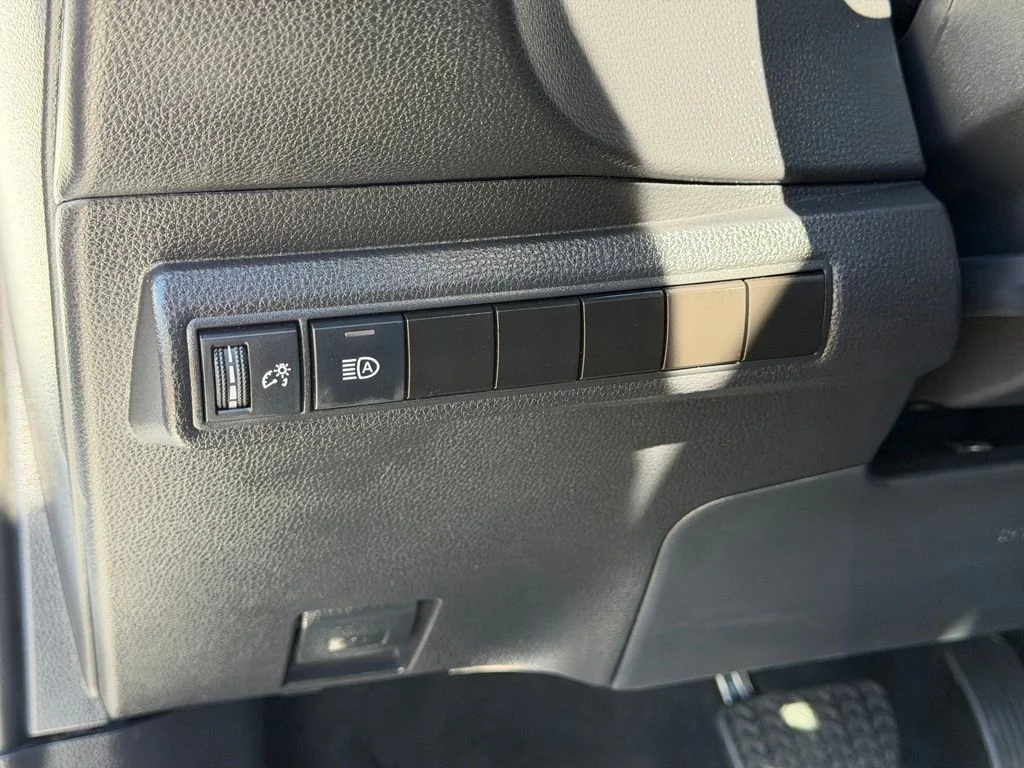 Used 2025 White Toyota LE image 15