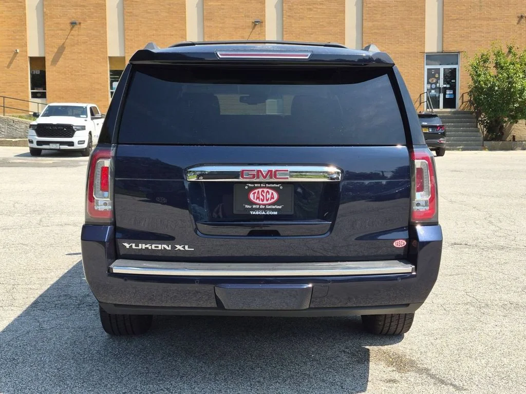 Used 2018 Blue GMC Denali image 4